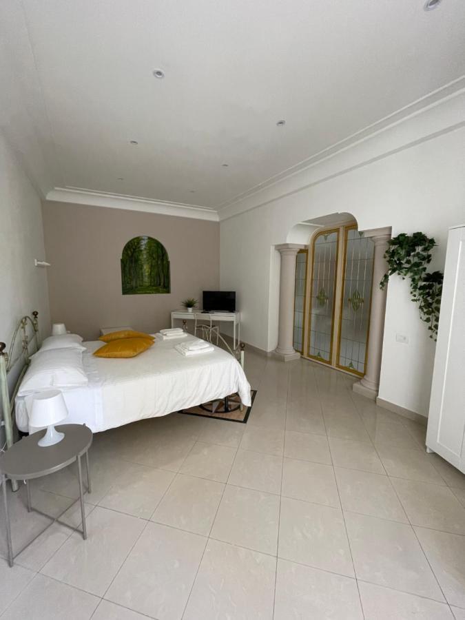 Napule E ... Hotell Neapel Exteriör bild